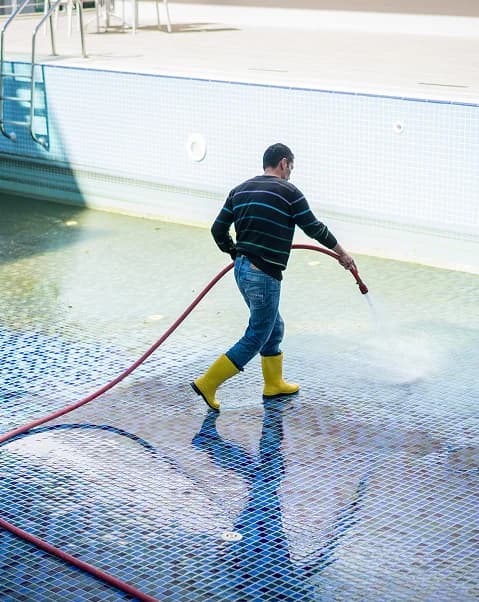 Swimming Pool Cleaning